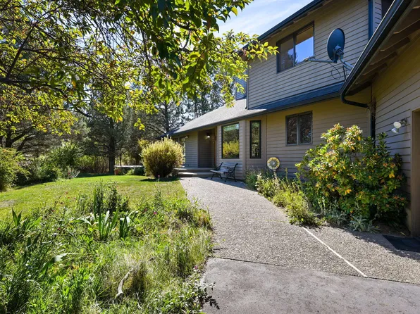 61330 Larsen Rd, Bend, OR 97702