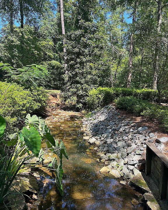 1st image of 406 Forest Cir