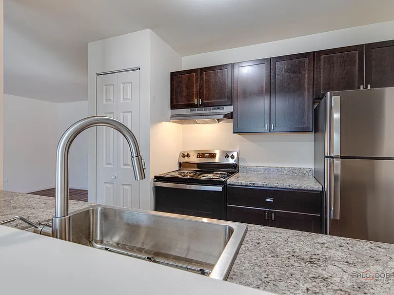 Hawthorne Glen Apartments — Photo 41