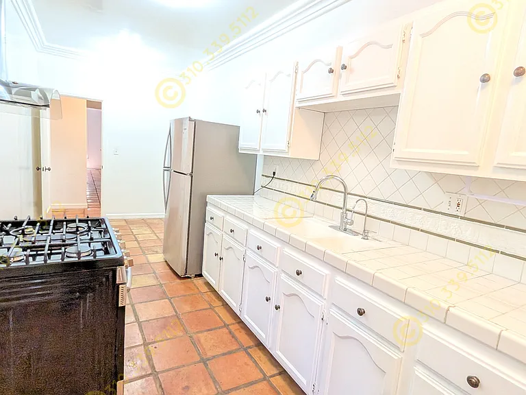 118 S Camden Dr #D — Photo 19
