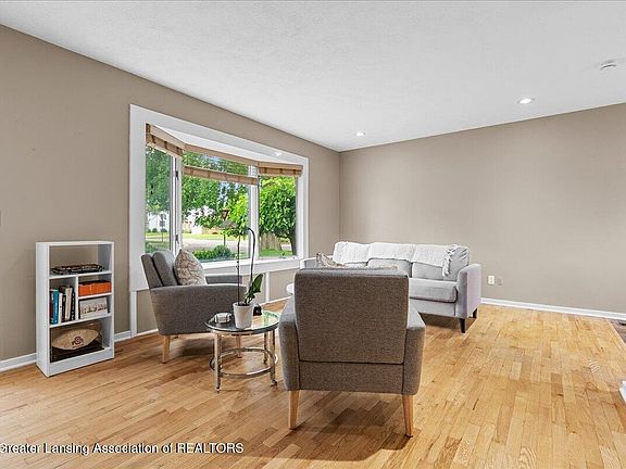 4th image of 1718 Rock Way