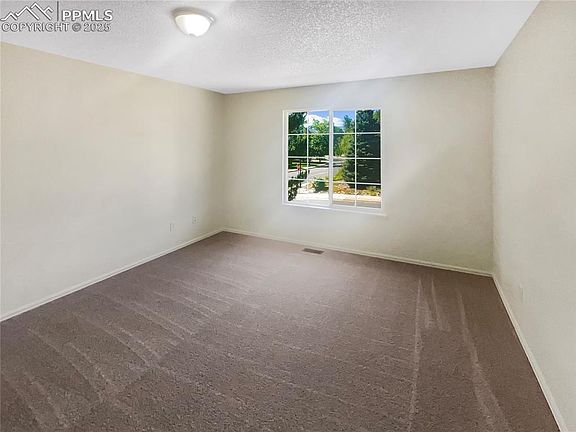 5th image of 6815 Woodgate Ct
