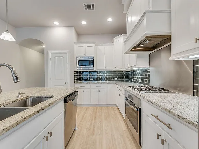 1127 Piedmont Ln — Photo 9
