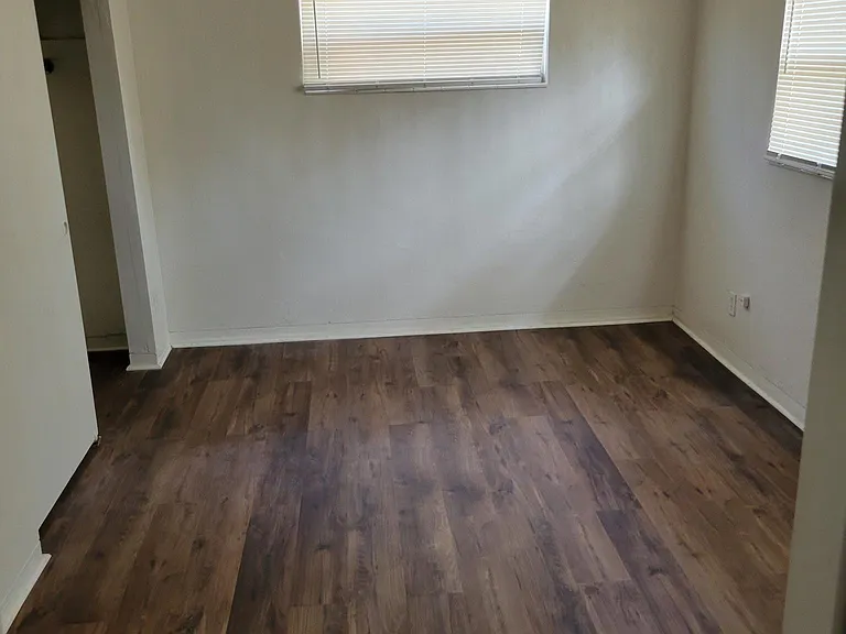230 37th Ave SE — Photo 4