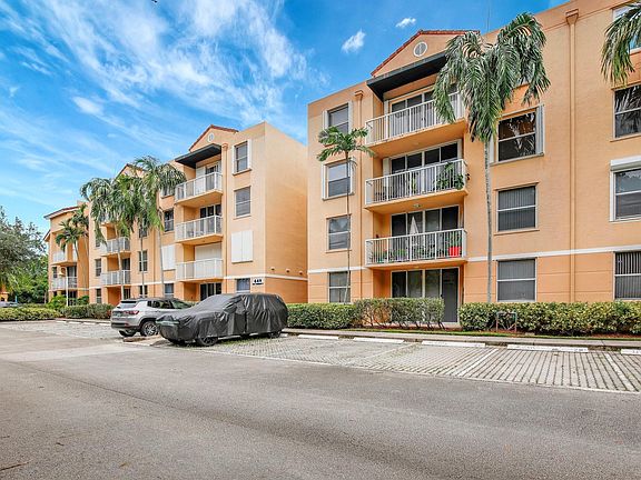 2nd image of 649 E Sheridan Street #308