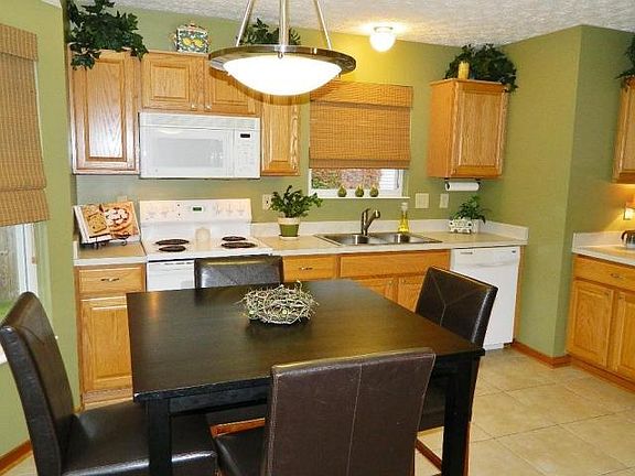 3rd image of 624 Vedette St