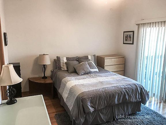 4th image of 2717 N Wayne Ave #1P