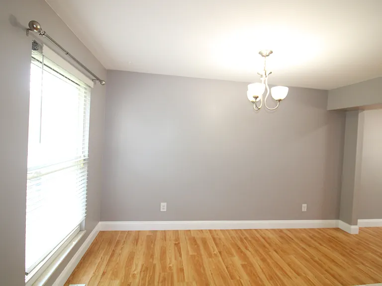 912 Oakwood Farms Ln — Photo 9
