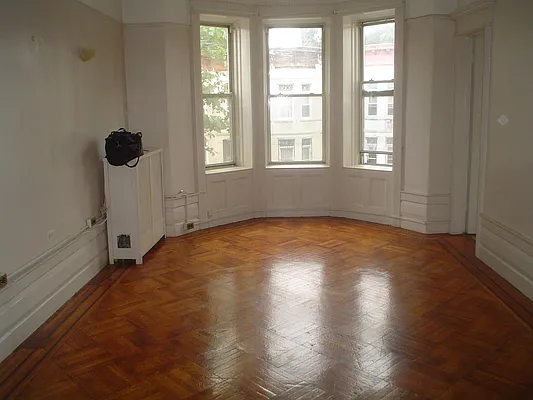 Rented by BR Edwards Associates Inc | media 4