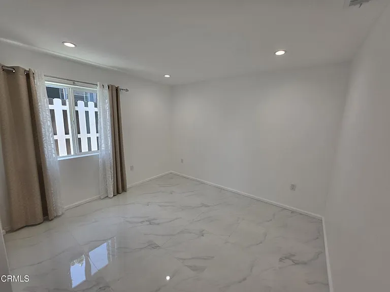 10926 Woodward Ave — Photo 14