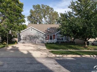 2706 Bluestem Dr, Lawrence, KS 66047