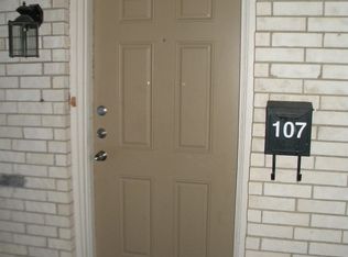 107 Highland Park Ct, Irving, TX 75061