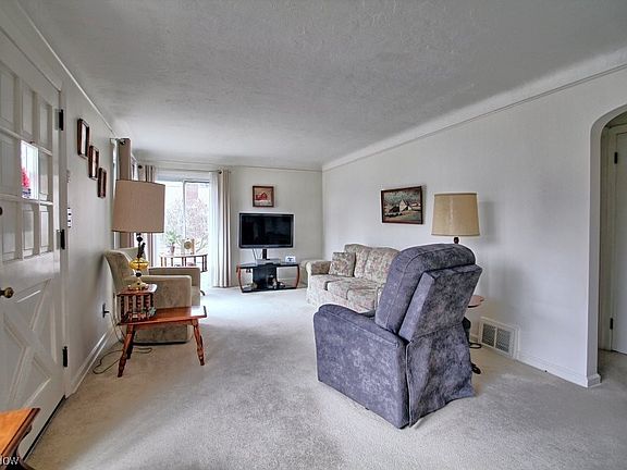 3rd image of 14417 Rainbow Ave