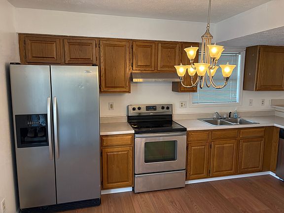 4th image of 642 E Sherwood Hills Dr