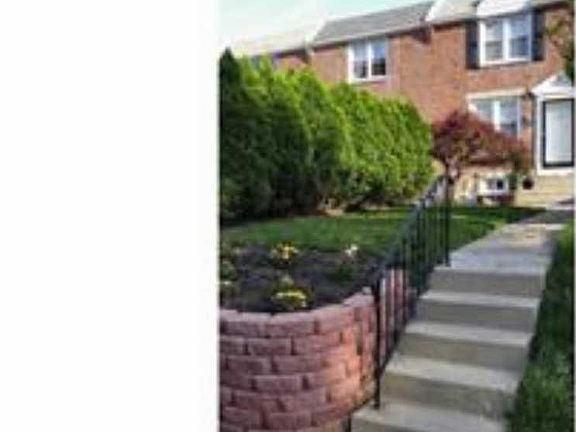 4th image of 2311 Bond Ave
