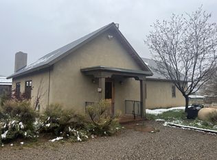 106 El Tros Rd, Ranchos De Taos, NM 87557