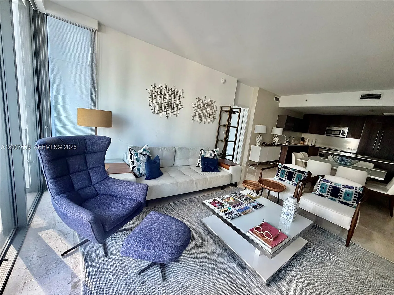 Rise Condo — Photo 1