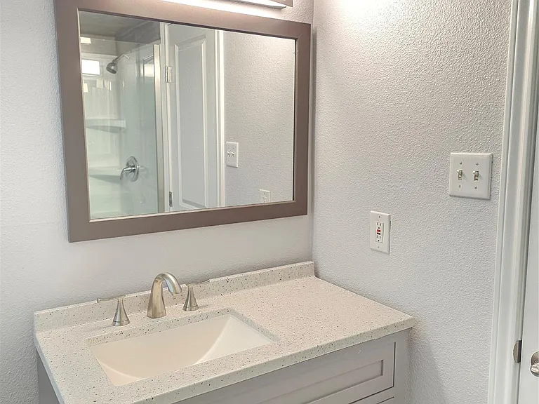 710 E Pony Ln — Photo 10