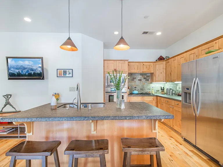10183 Palisades Dr #1 — Photo 4