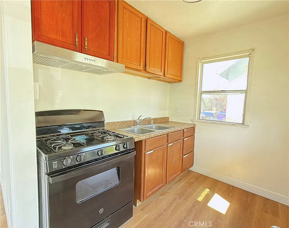 2 bed, 800 sqft, $1,950 — Photo 3