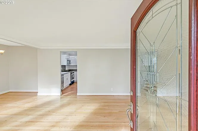 5810 SE Flavel Dr — Photo 3