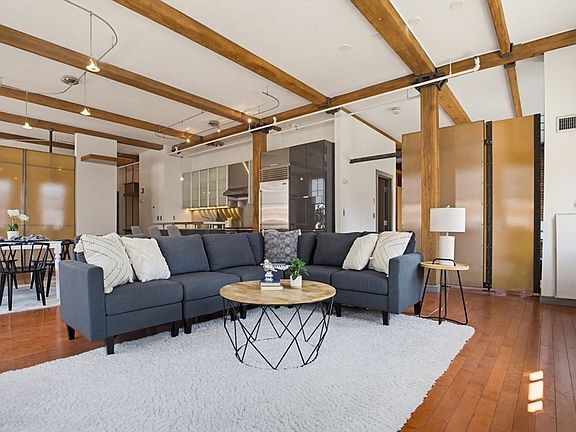 4th image of 26 Stillman St APT 3-2