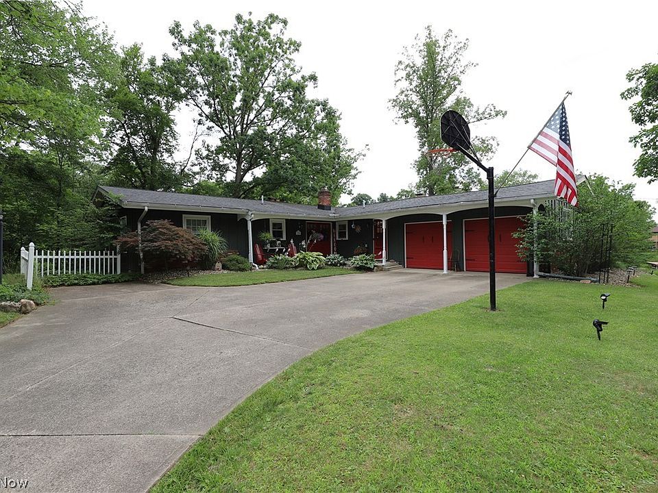 1st image of 3352 Forest Lake Dr