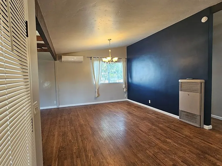 352 Bonito Ave — Photo 8