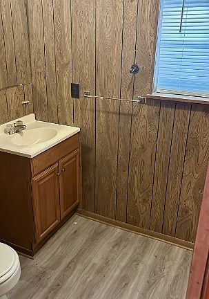 3rd image of 1104 Halsey St #11329326