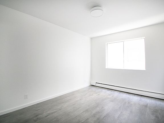 4th image of 755 Green St APT 1D