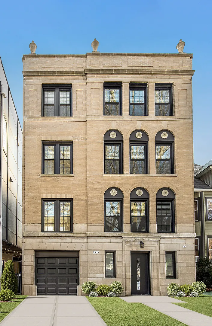 2 bed, $2,600 — Photo 1