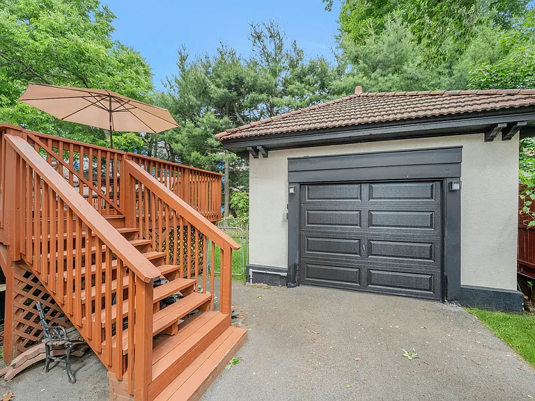 1016 Abbott Blvd — Photo 34