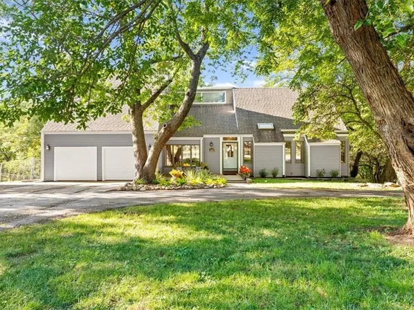 1220 College Hill St, Pleasant Hill, MO 64080