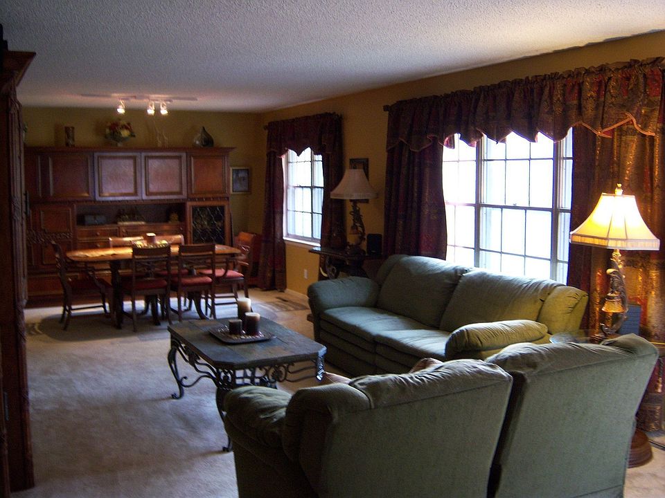 Living room & Dining room