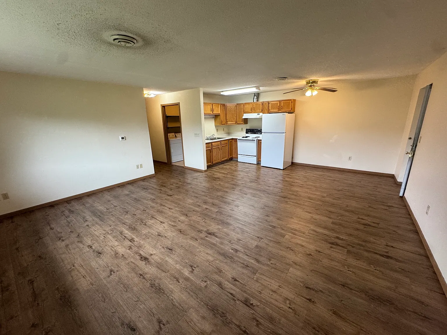 414 14th Ave W — Photo 3