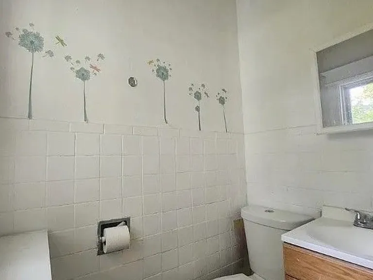 718 Clarendon St #1 — Photo 9