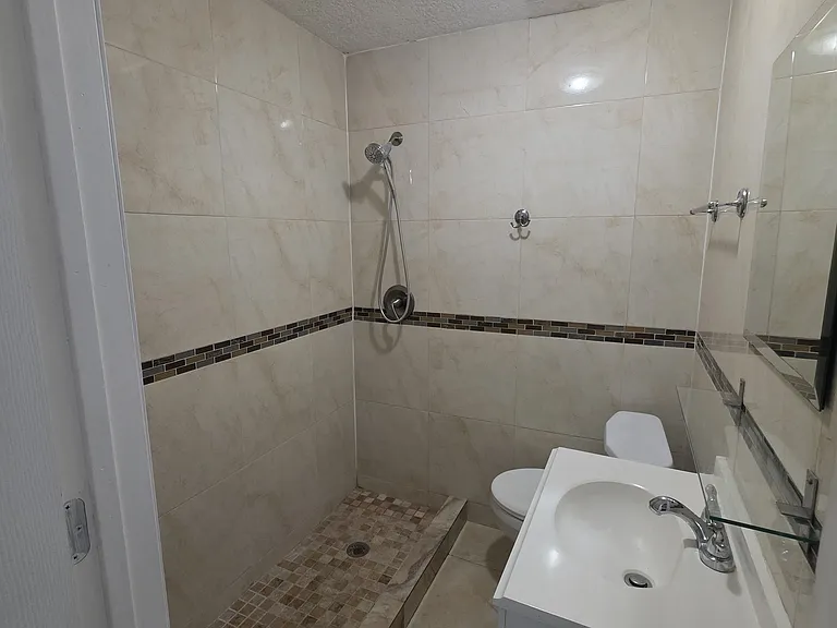 125 SW 32nd Court Rd #2 — Photo 3