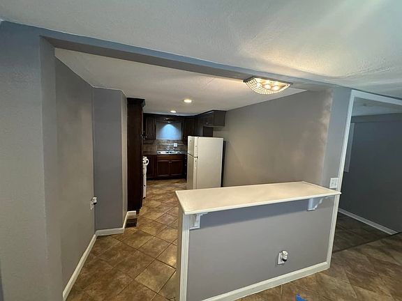 4th image of 87 S 25th St APT B