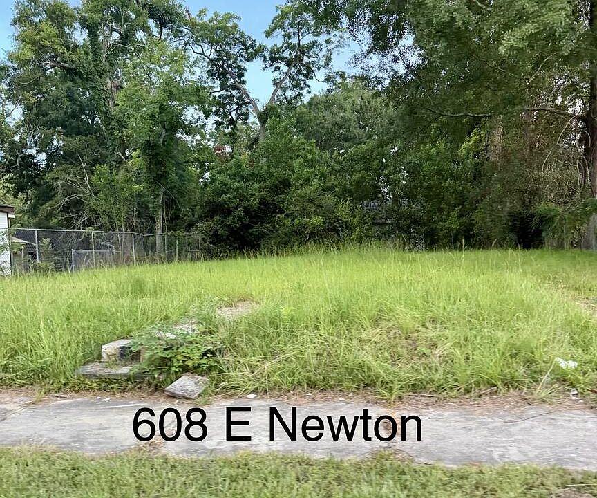 1st image of 608 E Newton St
