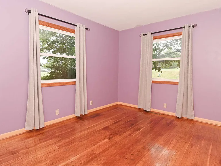 7146 S Meridian St — Photo 31