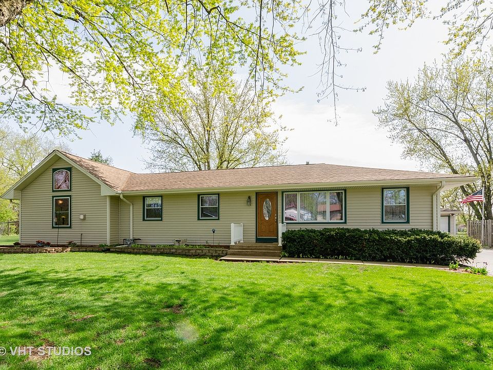 1st image of 32W607 Albert Dr