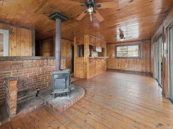 5th image of 20973 Lakeview Dr