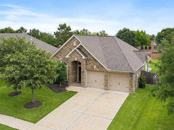 3rd image of 2813 Field Hollow Dr