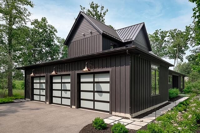 2nd image of 735 Pheasant Boulevard