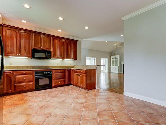 5th image of 1030 Spy Glass Way #5