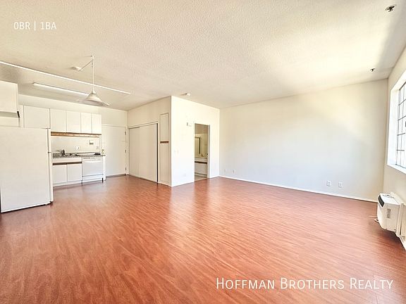 3rd image of 1221 Seward St APT 104