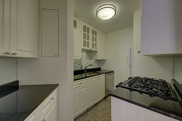 Rented by Akam Sales and Brokerage | media 17