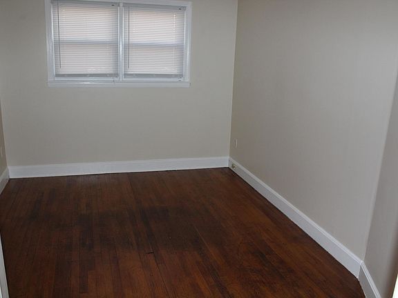 2nd image of 70 Everett St APT 4