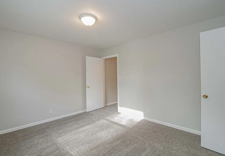 809B Golfview Pl — Photo 12