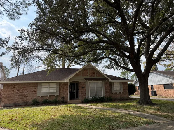 8211 Braes Meadow Dr, Houston, TX 77071